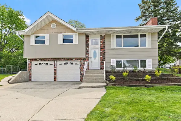 1097 Stratham Court, Schaumburg, IL 60193