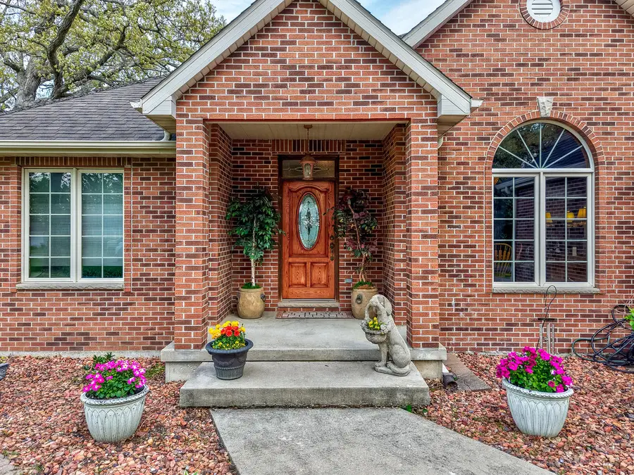 2520 E 1669th Road, Ottawa, IL 61350 - #3