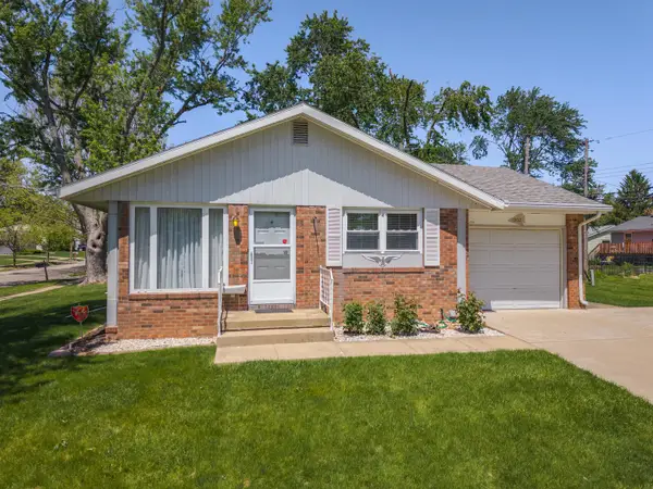1902 Arrowhead Drive, Bloomington, IL 61704