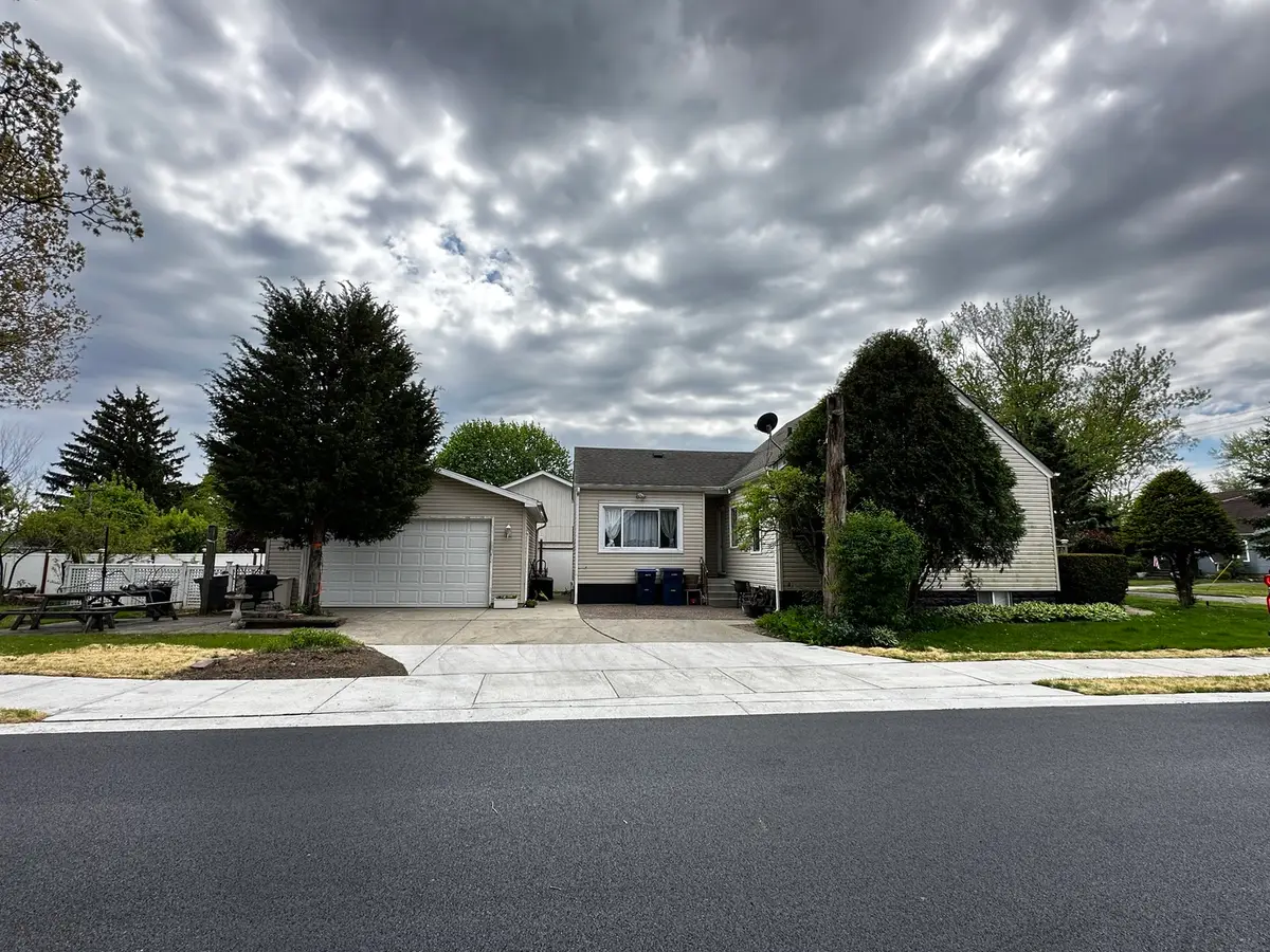 633 S Elmwood Avenue, Waukegan, IL 60085 - #1