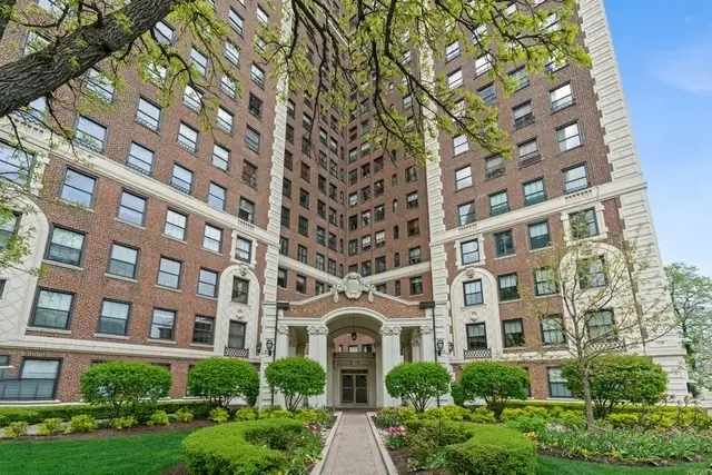 5555 S Everett Avenue #E10, Chicago, IL 60637 - #1