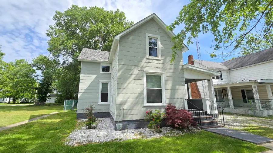 948 E Broadway, Centralia, IL 62801 - #2
