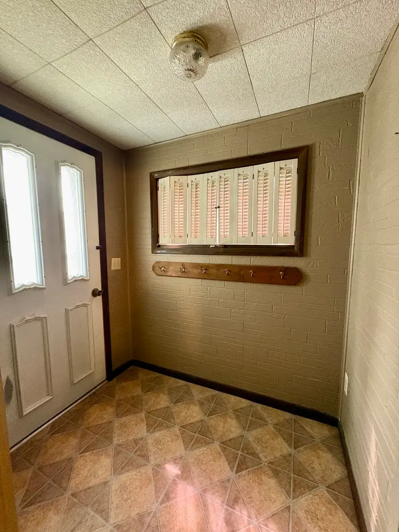 101 S Sheridan Street, Lostant, IL 61334 - #2