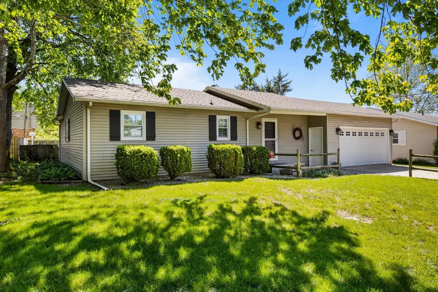 1106 Holiday Drive, Champaign, IL 61821 - #2