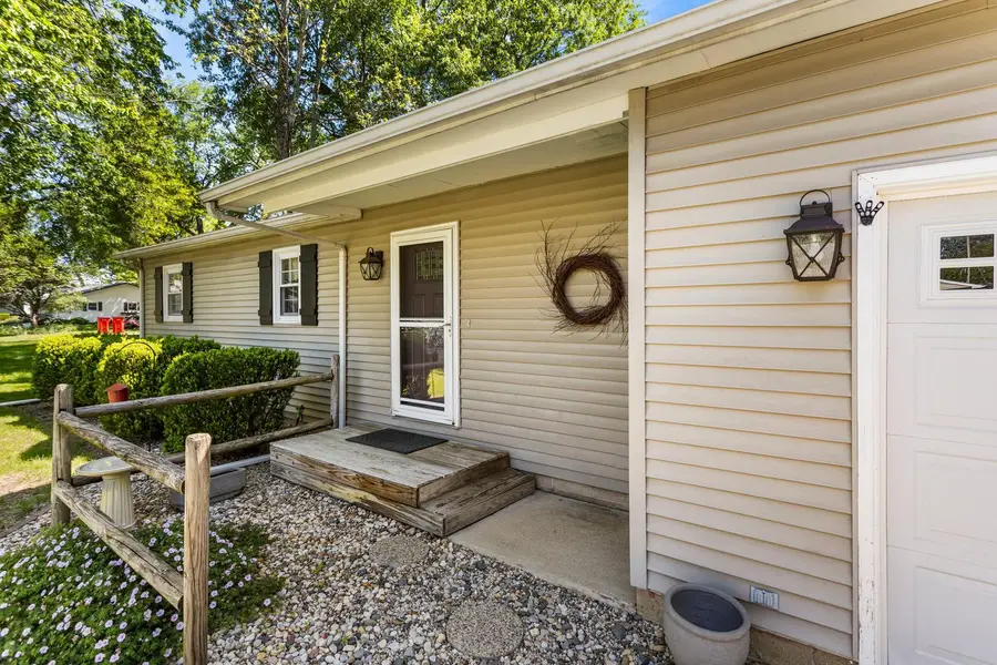 1106 Holiday Drive, Champaign, IL 61821 - #3