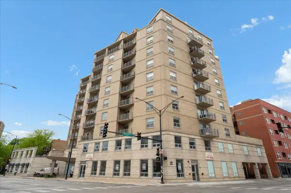 4350 N Broadway Street #307, Chicago, IL 60613