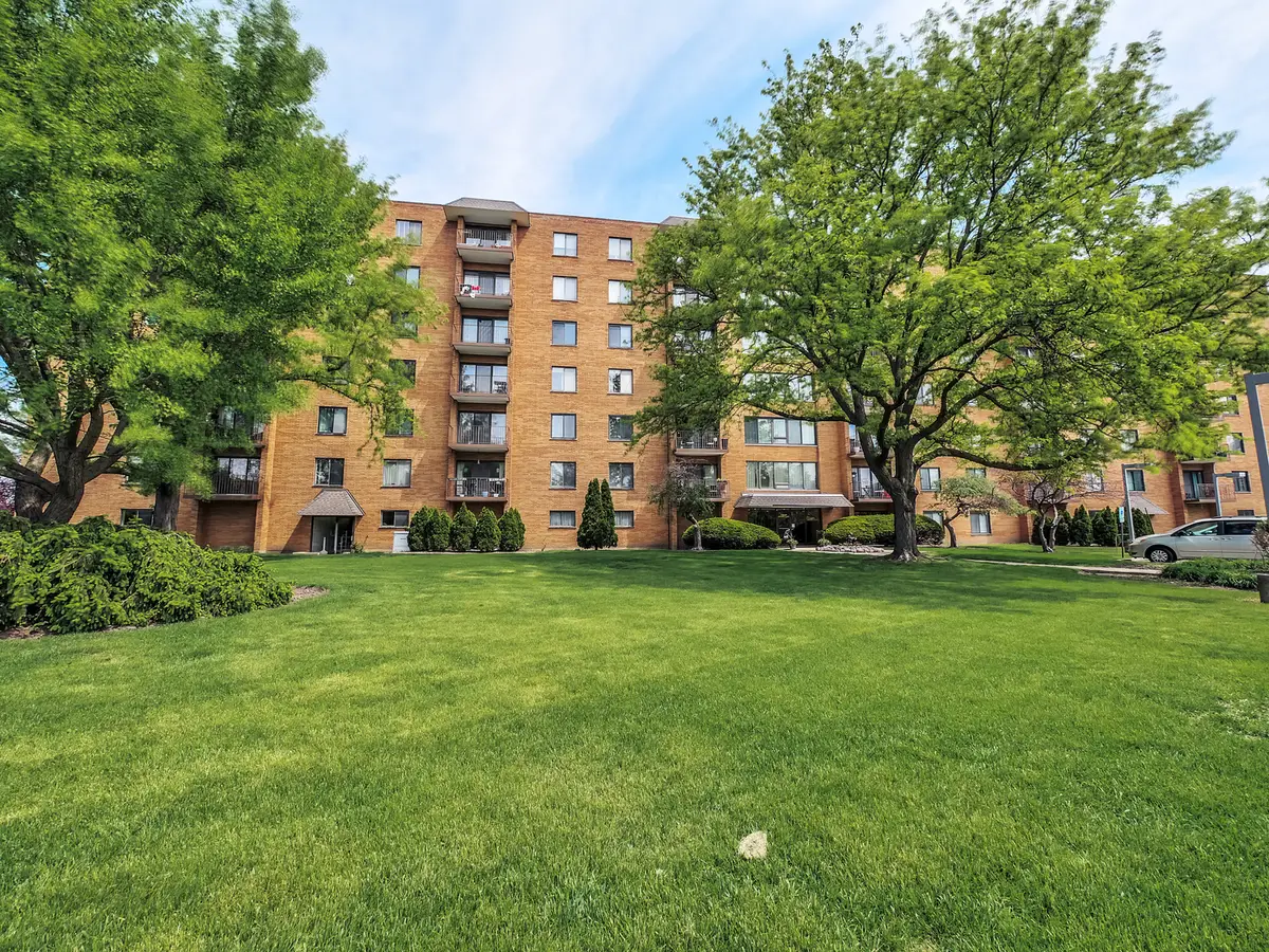 1747 W Crystal Lane #210, Mount Prospect, IL 60056 - #1