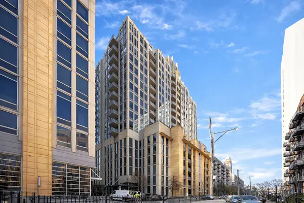720 N Larrabee Street #1711, Chicago, IL 60654