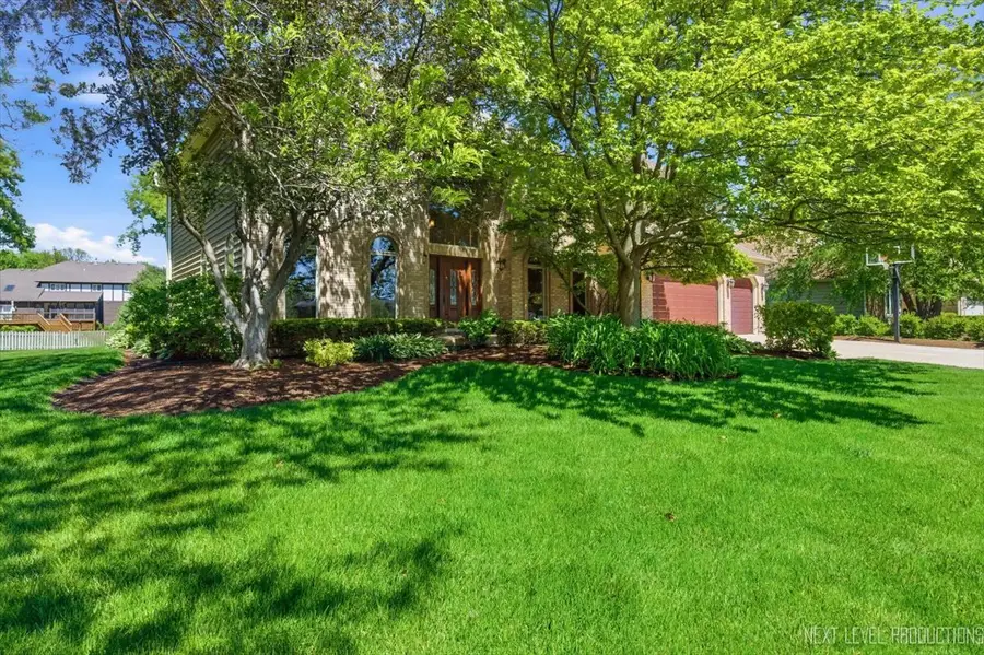 230 Persimmon Drive, Saint Charles, IL 60174 - #2
