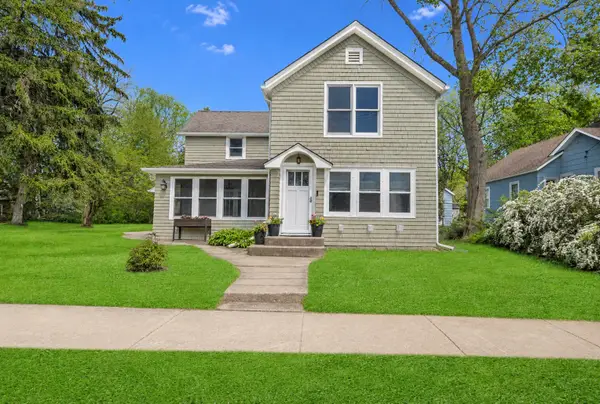 183 Lincoln Parkway, Crystal Lake, IL 60014