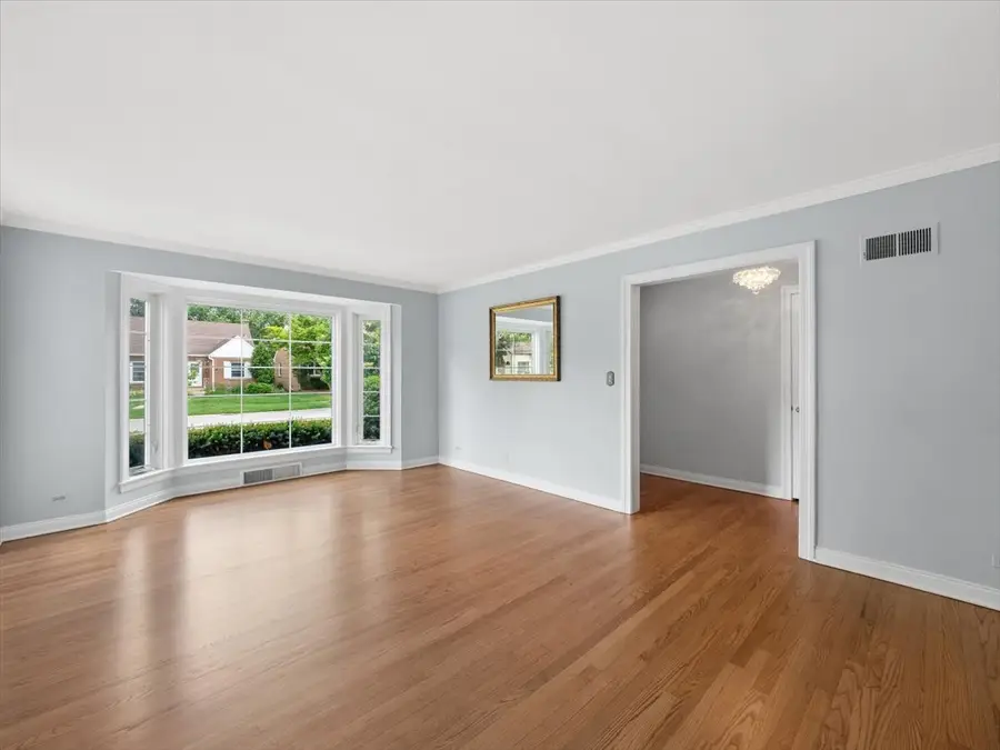 904 S 2nd Avenue, Des Plaines, IL 60016 - #2