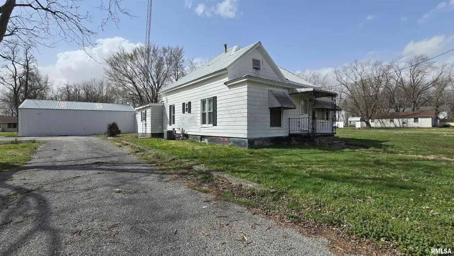 205 Shaw Street, Harrisburg, IL 62946 - #2