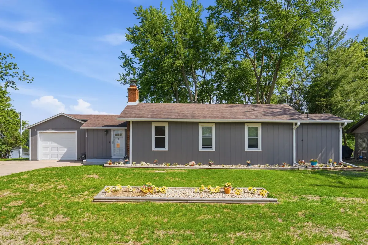 104 1st Street E, Lyndon, IL 61261 - #1