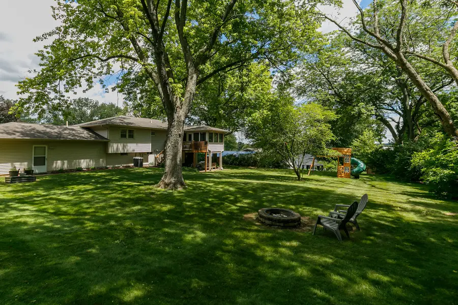 6319 Dodds Drive, Bettendorf, IA 52722 - #3