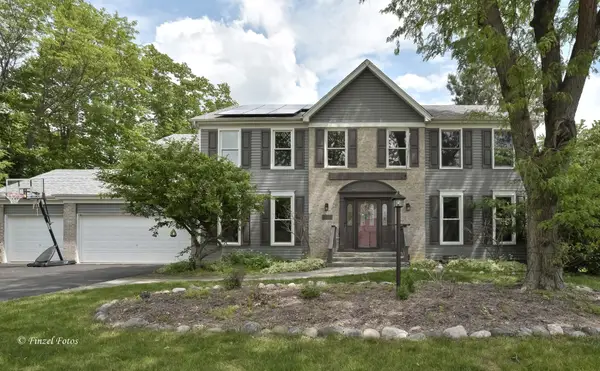 155 Salford Drive, Algonquin, IL 60102