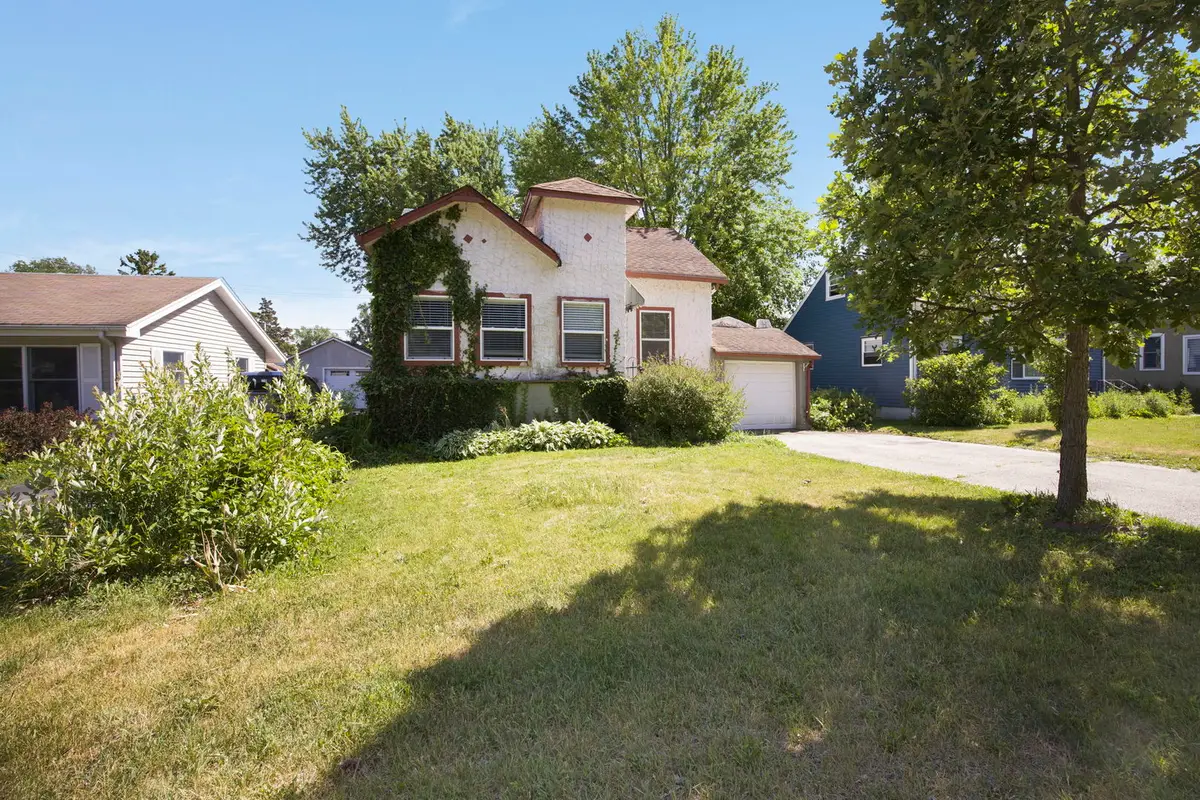 1349 Floresta, Crystal Lake, IL 60014 - #1