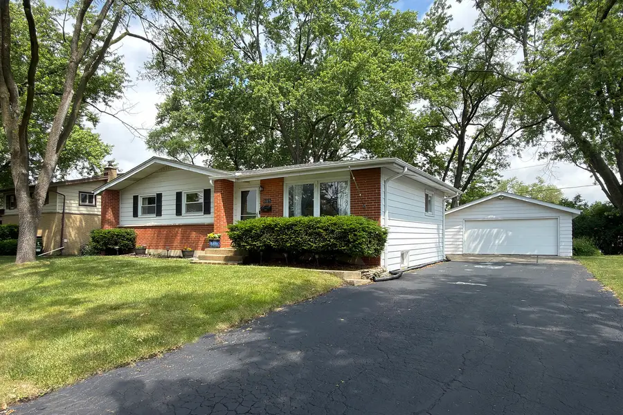 604 E Cedar Lane, Mount Prospect, IL 60056 - #3