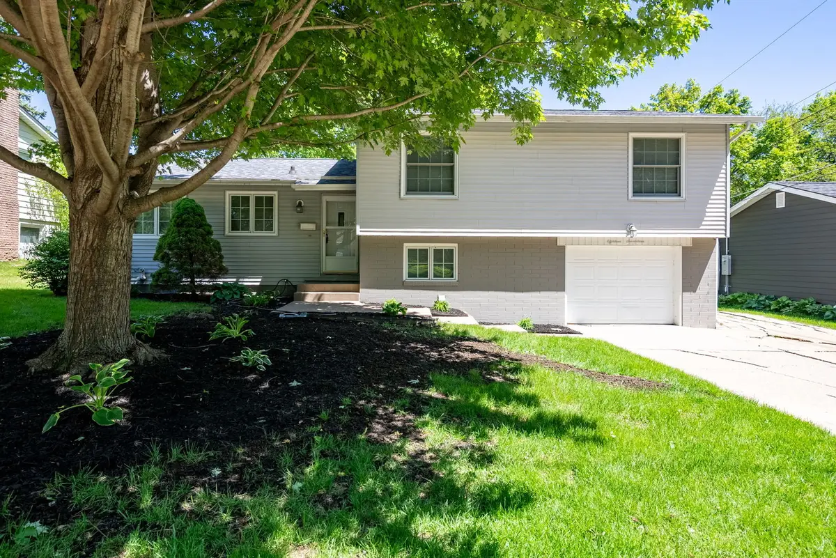 1817 Fairmeadows Drive, Bettendorf, IA 52722 - #1