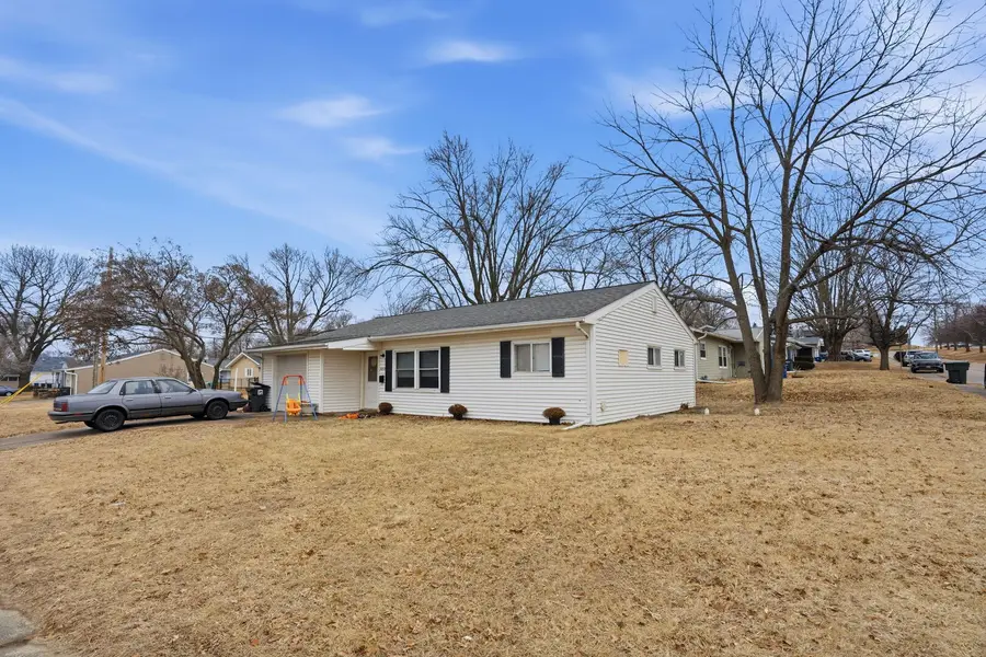 3852 Marquette Street, Davenport, IA 52806 - #2