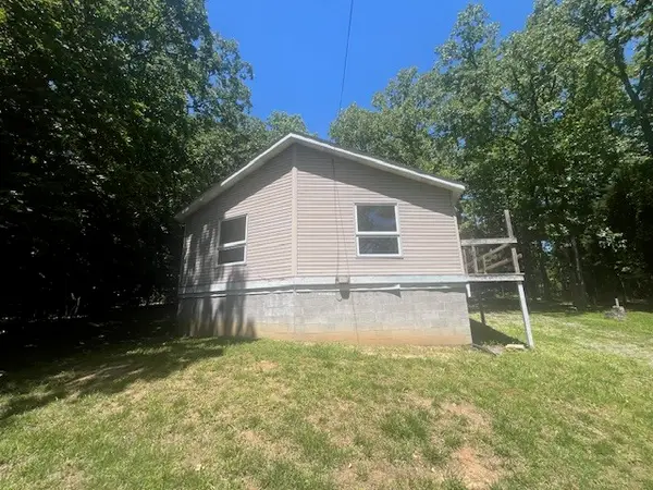 35 Sandy Point, Goreville, IL 62939
