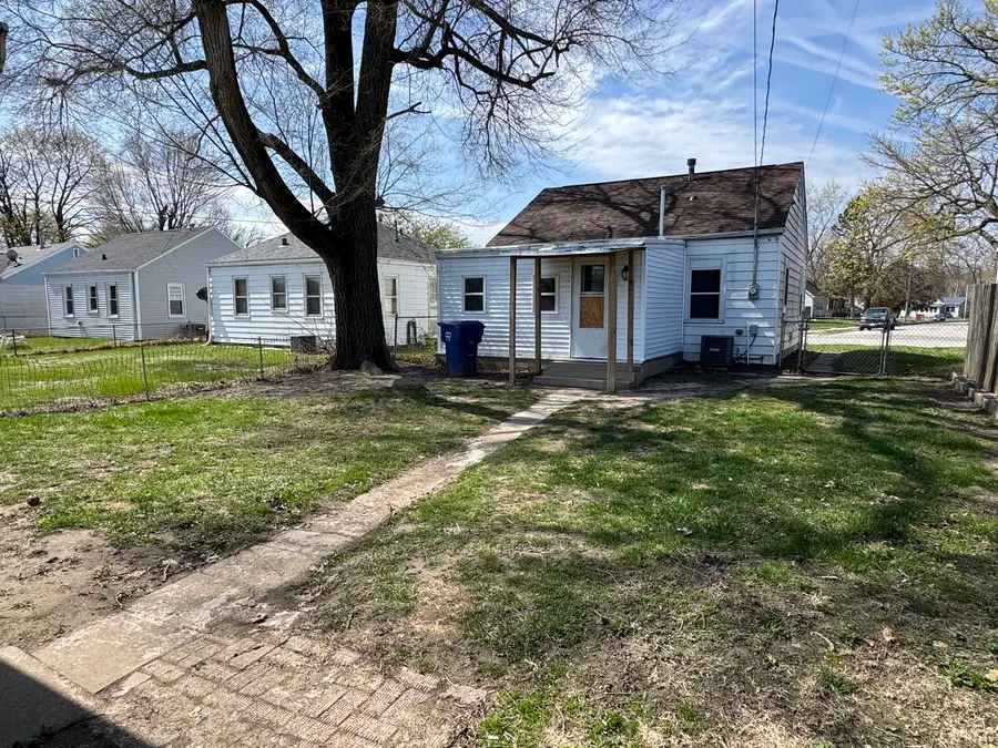 611 S Elsie Avenue, Davenport, IA 52802 - #2