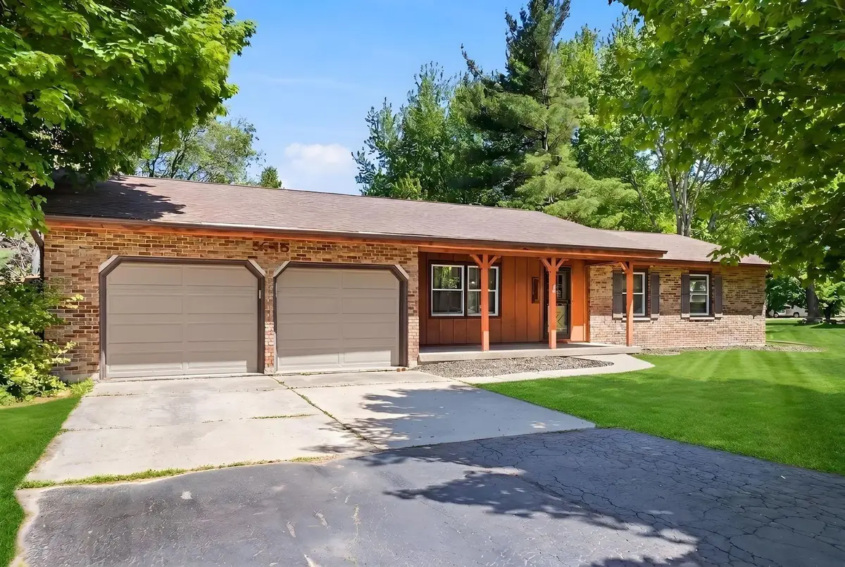 5645 S Beebe Drive, Rochelle, IL 61068 - #1