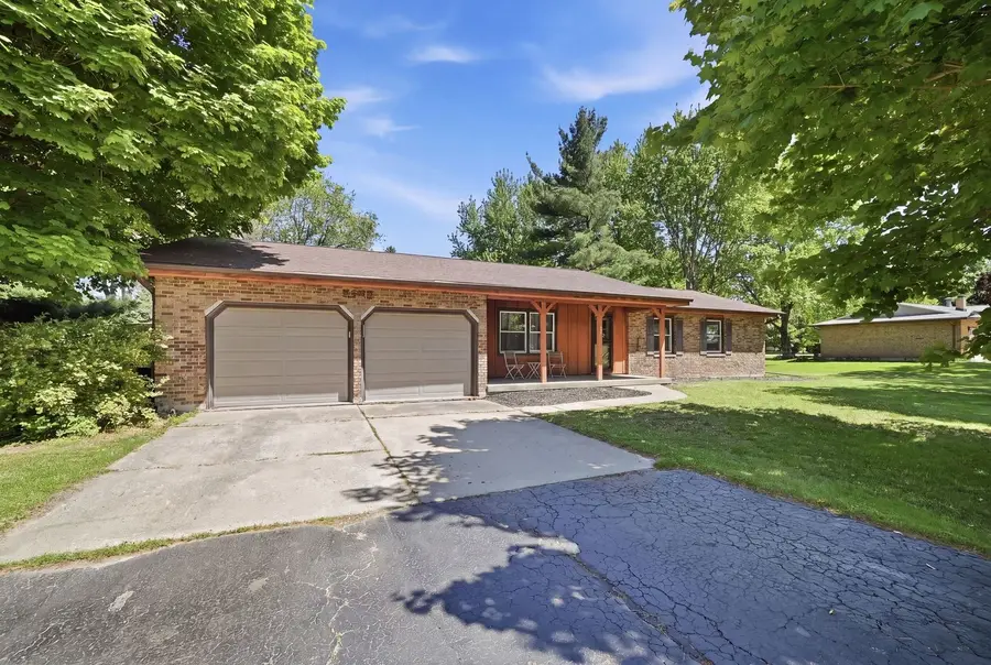 5645 S Beebe Drive, Rochelle, IL 61068 - #3