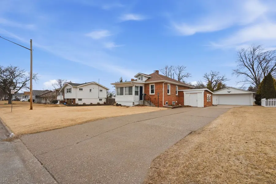 4301 17th Avenue, Moline, IL 61265 - #2