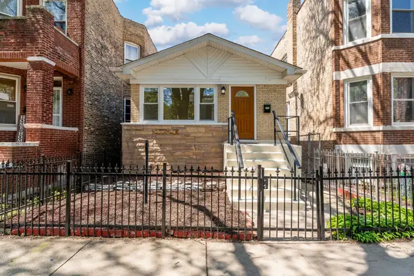 932 N Ridgeway Avenue, Chicago, IL 60651