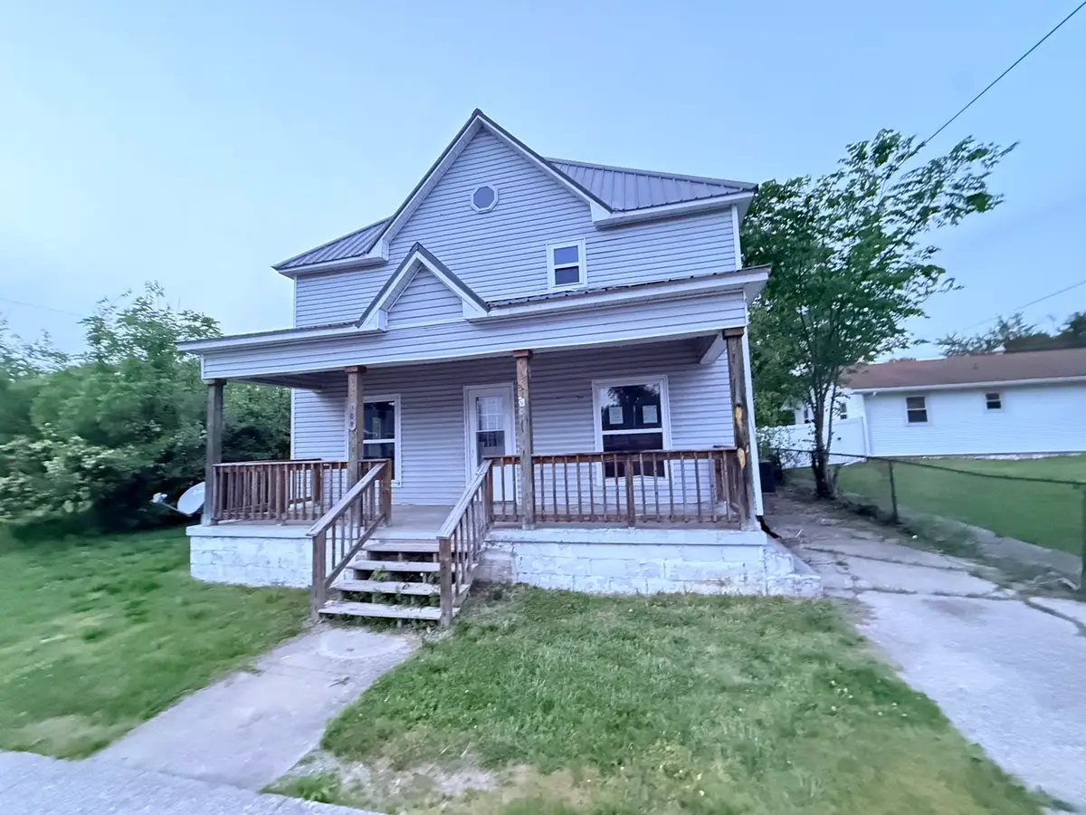 208 W Oak Street, Carrier Mills, IL 62917 - #1