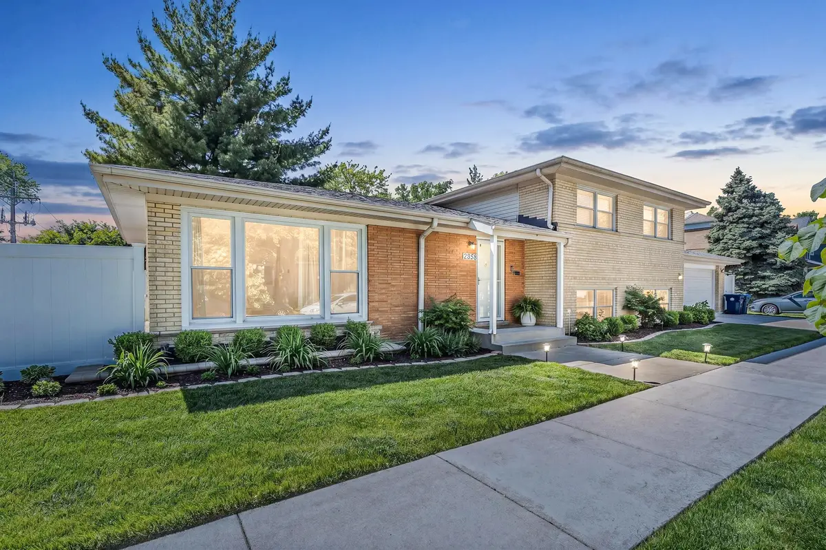 9858 S Springfield Avenue, Evergreen Park, IL 60805 - #1