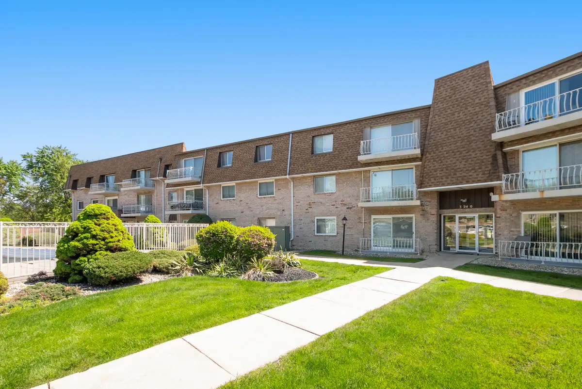 3240 N Manor Drive #130, Lansing, IL 60438 - #1