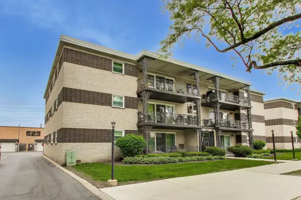 925 S 8th Avenue #12, La Grange, IL 60525