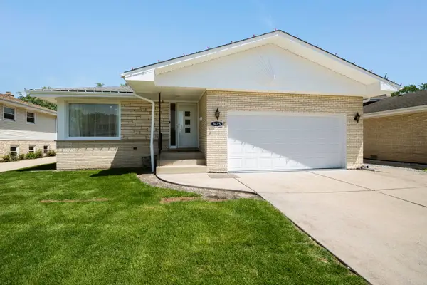 8415 N Clifton Avenue, Niles, IL 60714