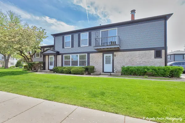 1402 Inverrary Lane #1402, Deerfield, IL 60015