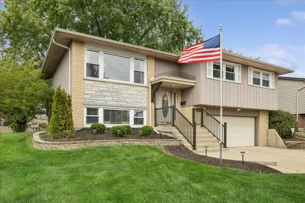 15954 Ozark Avenue, Tinley Park, IL 60477