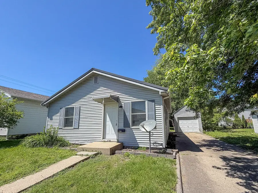 720 W Jefferson Street, Sullivan, IL 61951 - #2