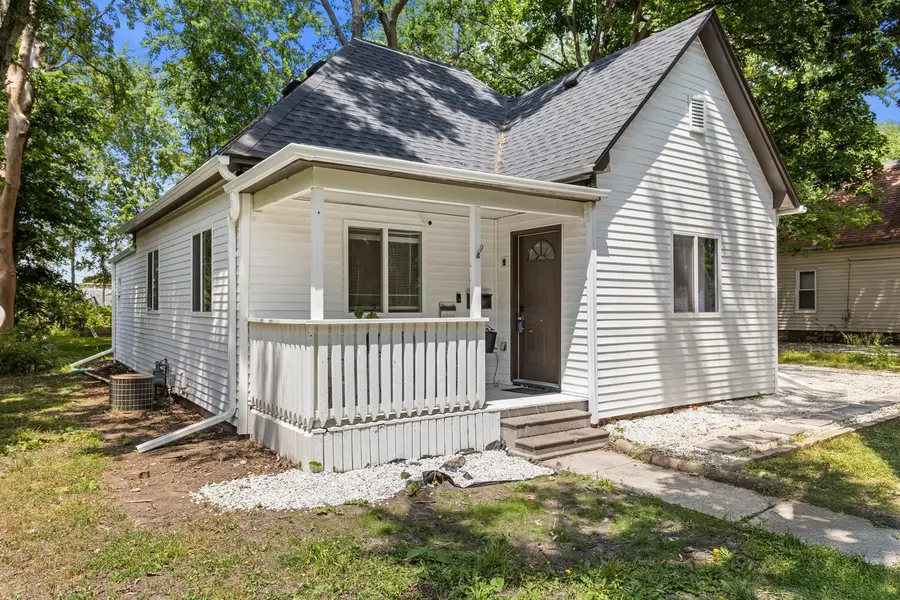 904 E Water Street, Urbana, IL 61802 - #2