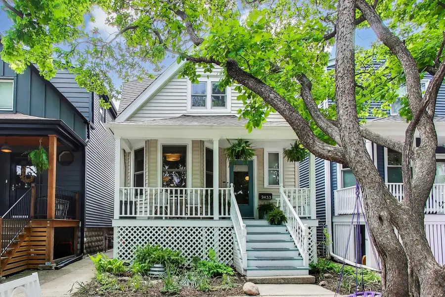 2433 W Hutchinson Street, Chicago, IL 60618 - #2