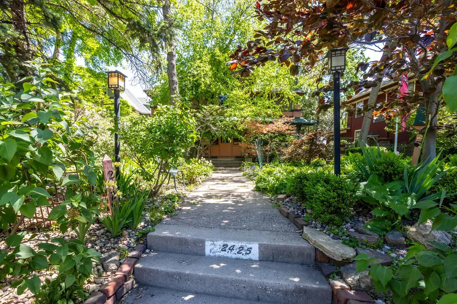 2425 N Brady Street, Davenport, IA 52803 - #2