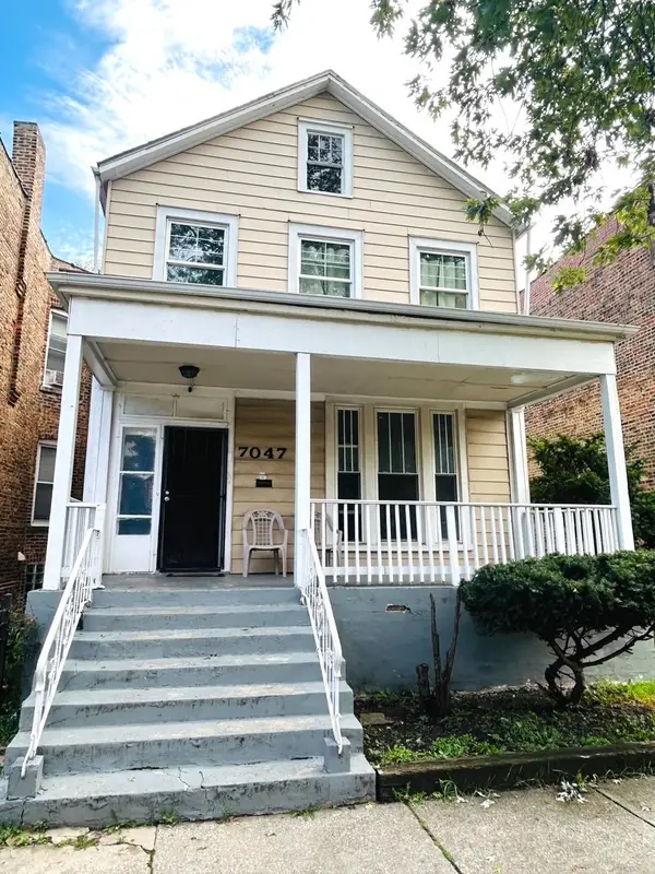 7047 S Eberhart Avenue, Chicago, IL 60637