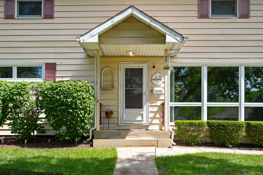 114 W Berkshire Avenue, Lombard, IL 60148 - #3
