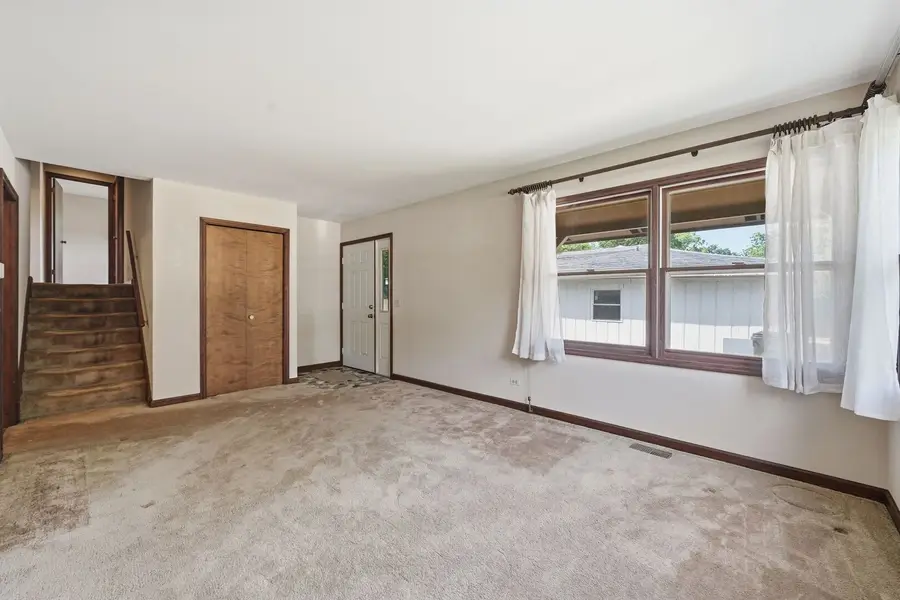 629 N Lakeview Drive, Round Lake, IL 60073 - #3