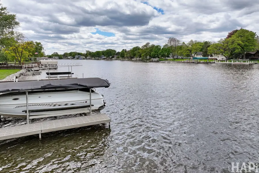 1611 N Woodlawn Park Avenue, McHenry, IL 60051 - #3