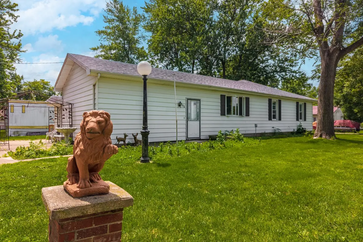 302 Norton Street, Cabery, IL 60919 - #1