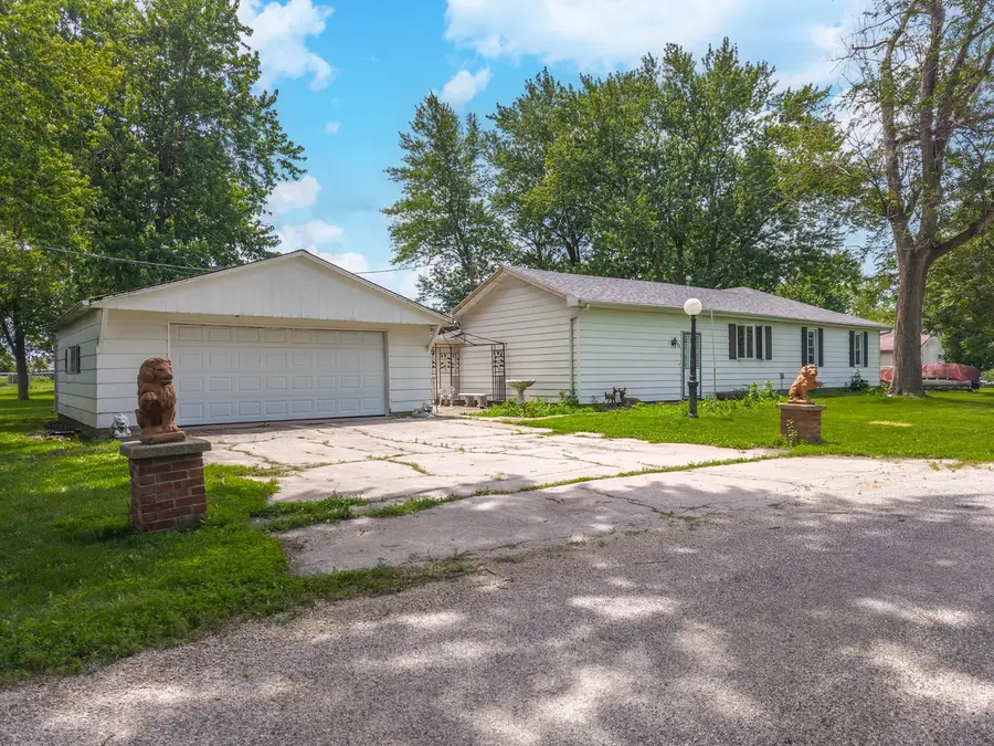 302 Norton Street, Cabery, IL 60919 - #2