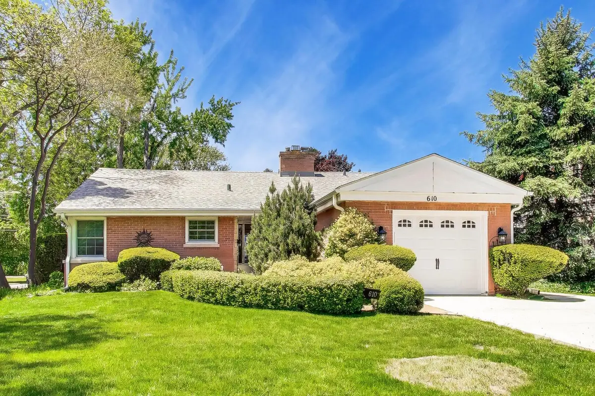 610 S Nawata Avenue, Mount Prospect, IL 60056 - #1