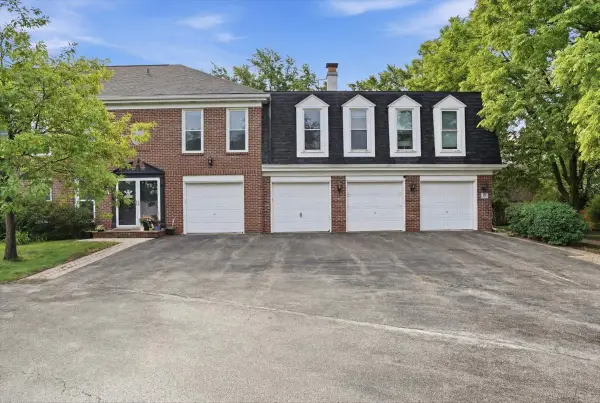 837 Garfield Avenue #A, Libertyville, IL 60048