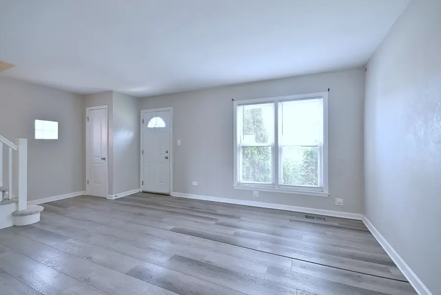 1653 Stockton Avenue, Des Plaines, IL 60018 - #3