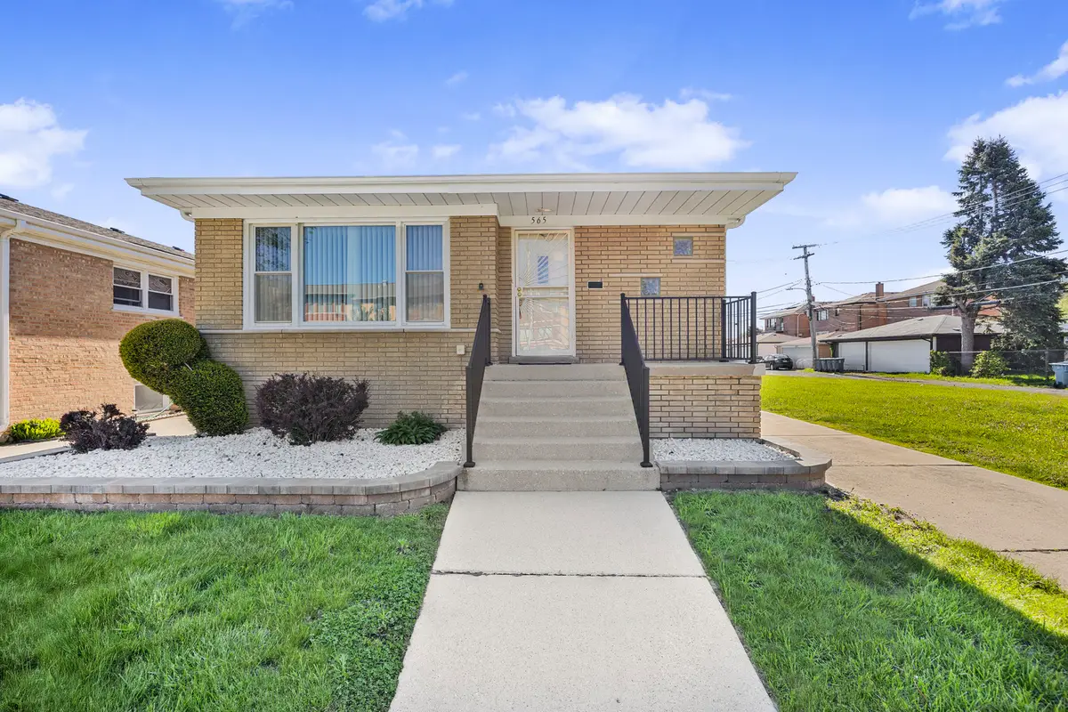 565 Oglesby Avenue, Calumet City, IL 60409 - #1